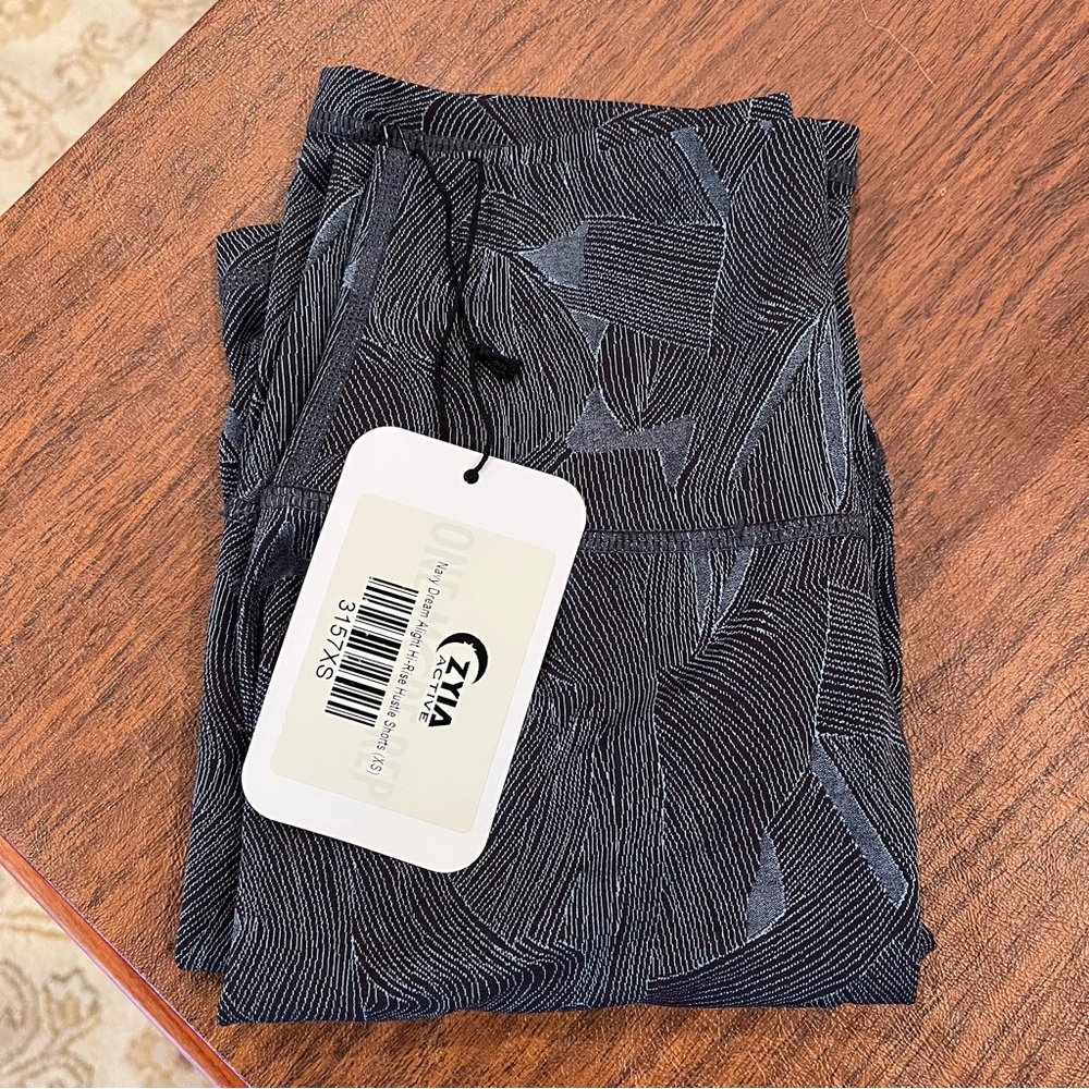 Zyia Navy Dream alight high rise shorts